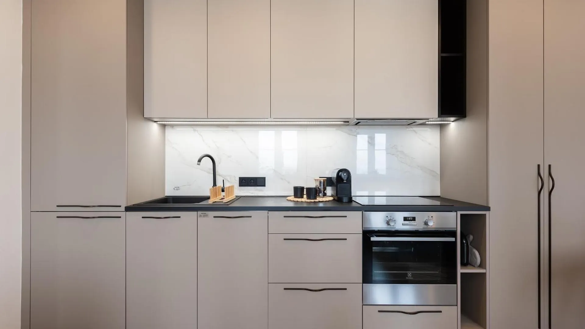 פראג Sunset View Apartment